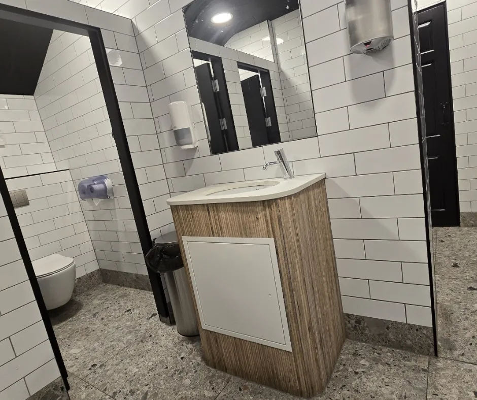 Benefits of Upgrading Your Pub & Bar Bathrooms